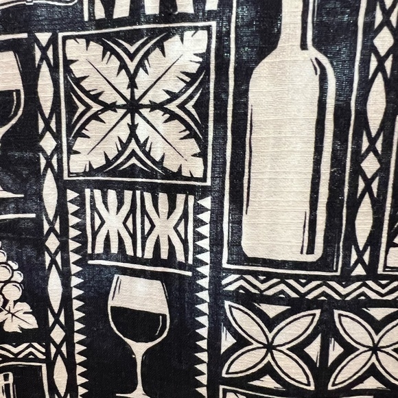 COPY - Men's Casual Button Down, Collared Shirt w/Wine Motif - Picture 4 of 5